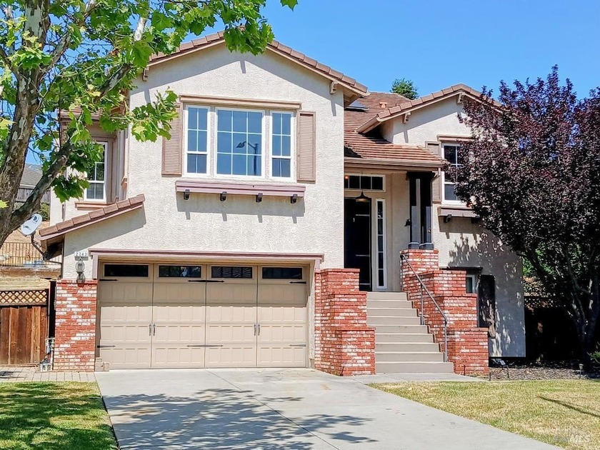 Are you a passionate golf enthusiast? Discover the unparalleled - Beach Home for sale in Vallejo, California on Beachhouse.com