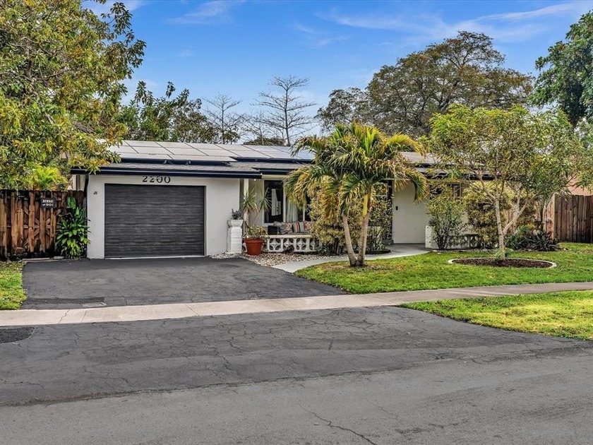 Beautifully updated South Florida home with no HOA, combining - Beach Home for sale in Sunrise, Florida on Beachhouse.com