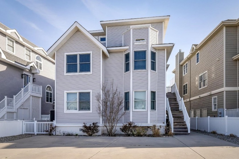Coastal Living with Stunning Bay Views. Experience breathtaking - Beach Townhome/Townhouse for sale in Avalon, New Jersey on Beachhouse.com