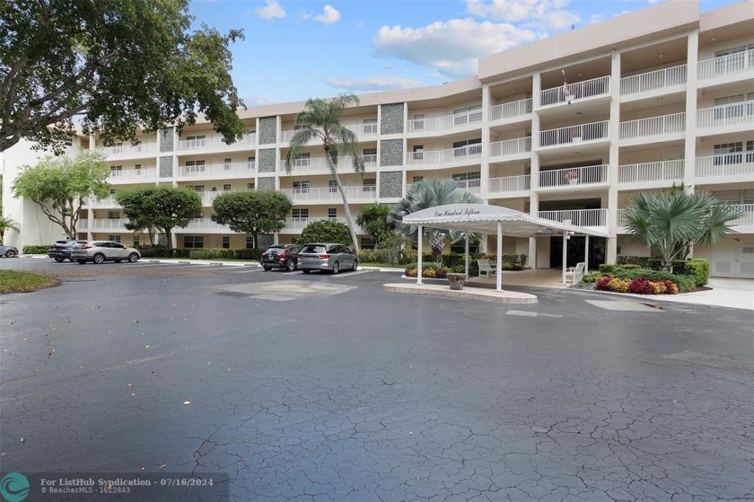 Ground Floor King Unit on Beautiful Oaks Way! This 3 Bedroom 2 - Beach Condo for sale in Pompano Beach, Florida on Beachhouse.com