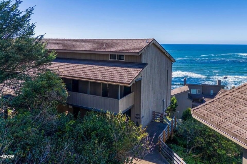 Time to enjoy the spectacular coastal sunsets with beautiful - Beach Condo for sale in Depoe Bay, Oregon on Beachhouse.com