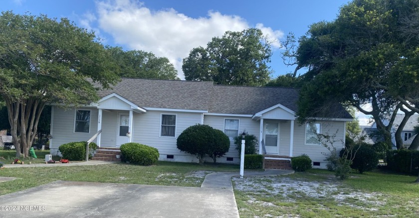Nice well kept Duplex in  the heart of Morehead City with very - Beach Townhome/Townhouse for sale in Morehead City, North Carolina on Beachhouse.com