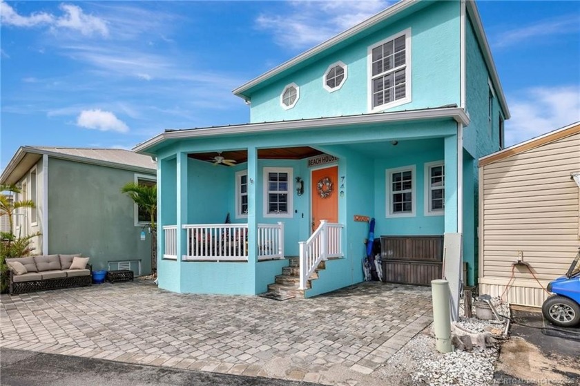Custom-built home, offers the perfect blend of coastal living & - Beach Home for sale in Jensen Beach, Florida on Beachhouse.com