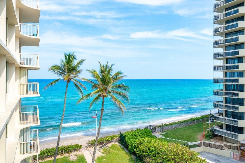 Make this your home or seasonal getaway. This light, bright - Beach Condo for sale in Singer Island, Florida on Beachhouse.com