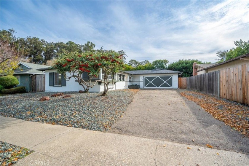 Welcome to 1115 Seaward. This cozy 3 bedroom, 2 bathroom home - Beach Home for sale in San Luis Obispo, California on Beachhouse.com