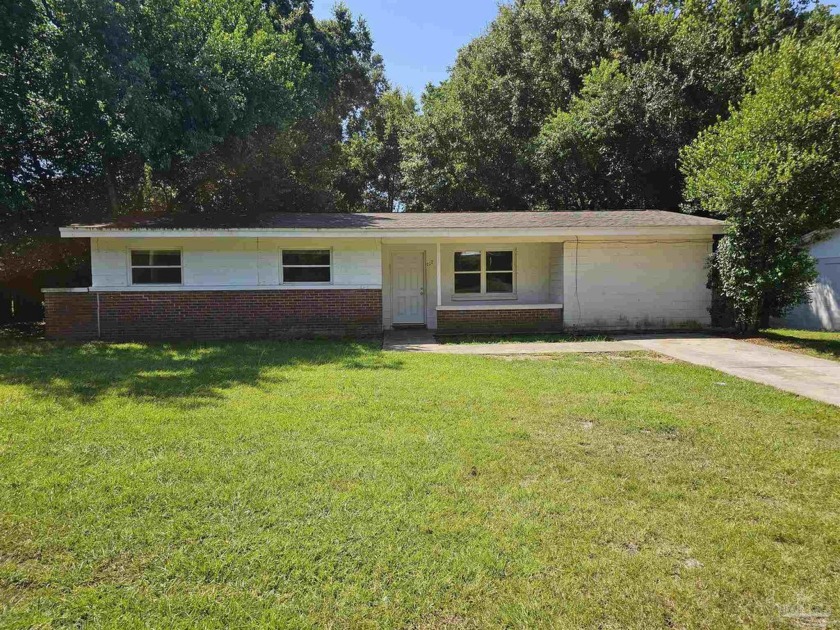 Affordable and Convenient! ** This 3-bedroom, 1-bath home in - Beach Home for sale in Pensacola, Florida on Beachhouse.com