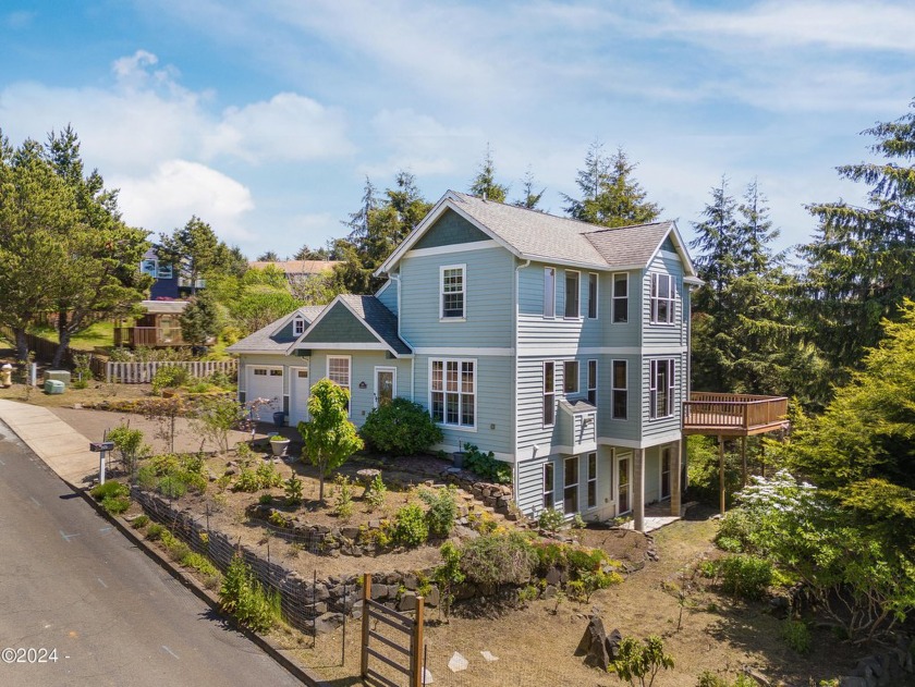 A Stunning Coastal Home with ocean views in a sought-after - Beach Home for sale in Newport, Oregon on Beachhouse.com