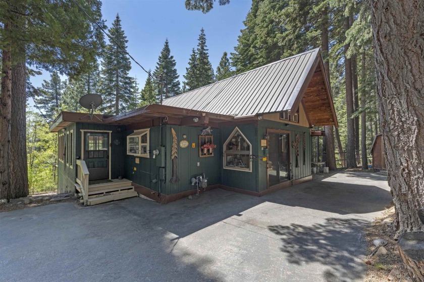 This Tahoe cabin offers an incredible location for outdoor - Beach Home for sale in Tahoe City, California on Beachhouse.com
