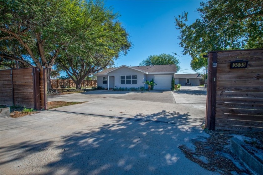 Located in the desirable Flour Bluff ISD, this spacious - Beach Home for sale in Corpus Christi, Texas on Beachhouse.com