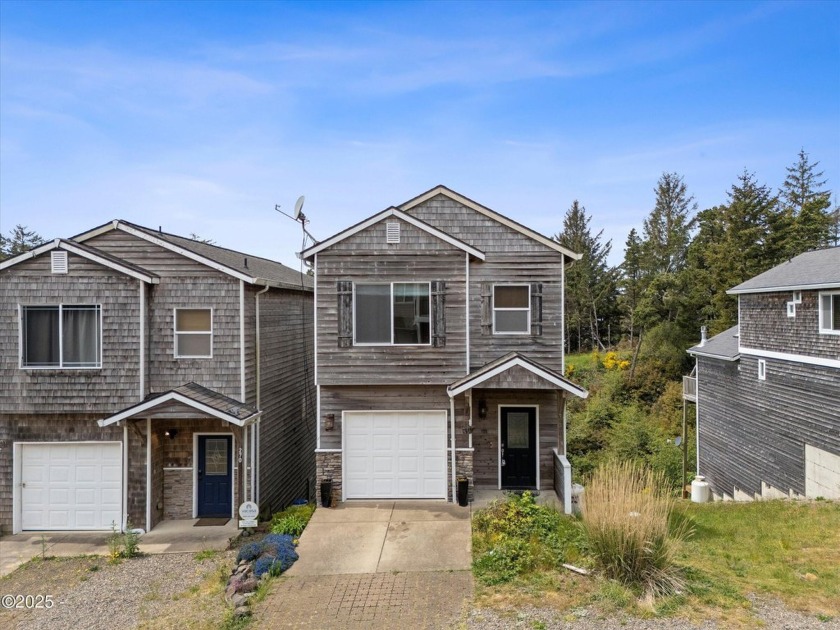 COOL COASTAL LIVING AT IT'S FINEST! Stunning beach home with 3 - Beach Home for sale in Oceanside, Oregon on Beachhouse.com