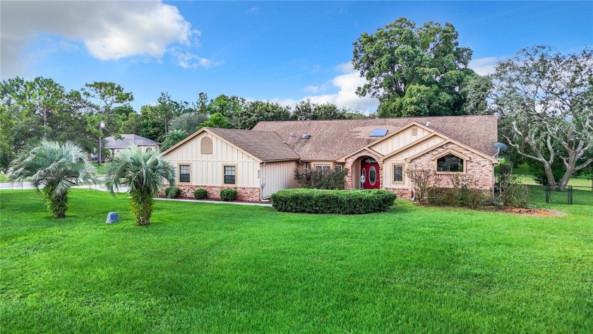 PRICE REDUCED!   Welcome to 9375 Bearwalk Path, a splendid - Beach Home for sale in Weeki Wachee, Florida on Beachhouse.com