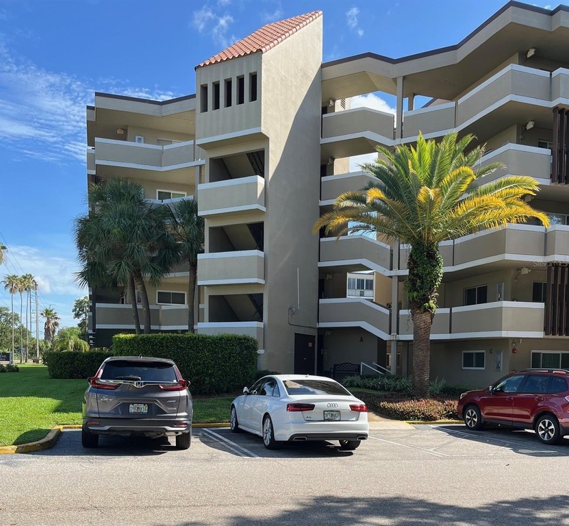 Beautiful 1 bedroom 1 bath unit in Sunshine Towers, just minutes - Beach Condo for sale in Clearwater, Florida on Beachhouse.com