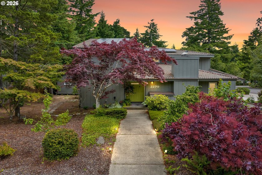 Welcome to this well-loved 2,270 SqFt home situated on a - Beach Home for sale in Florence, Oregon on Beachhouse.com
