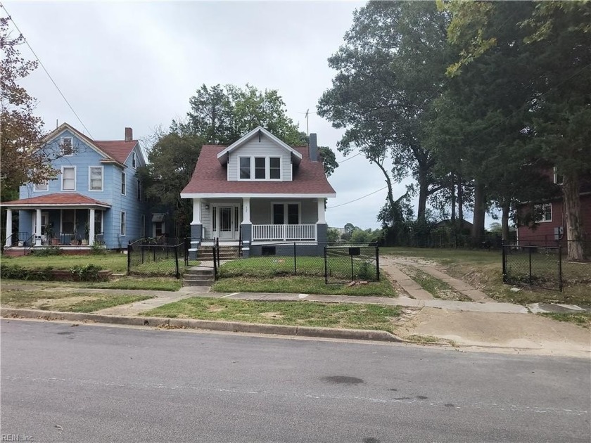 Location location, Remodeled colonial/conventional style house - Beach Home for sale in Norfolk, Virginia on Beachhouse.com