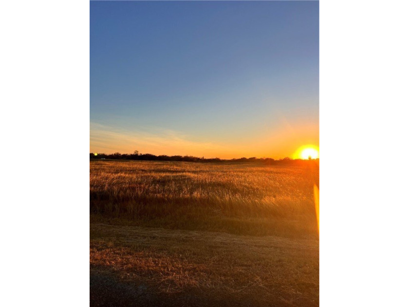 Ready to build your dream home? Come take a look at these 1/2 - Beach Lot for sale in Rockport, Texas on Beachhouse.com