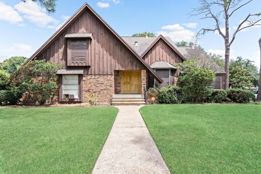 3 bedroom, 2 bath with a half bath in detached 2 car garage - Beach Home for sale in Port Arthur, Texas on Beachhouse.com