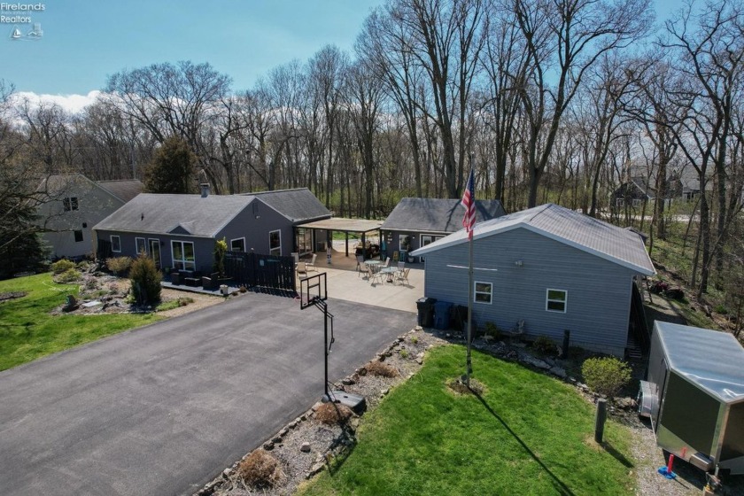 Ranch style home situated on two lots in the Catawba Cliffs! - Beach Home for sale in Port Clinton, Ohio on Beachhouse.com