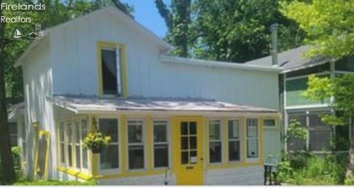 Don't miss out on this gem with lots of Lakeside charm! An - Beach Home for sale in Lakeside, Ohio on Beachhouse.com