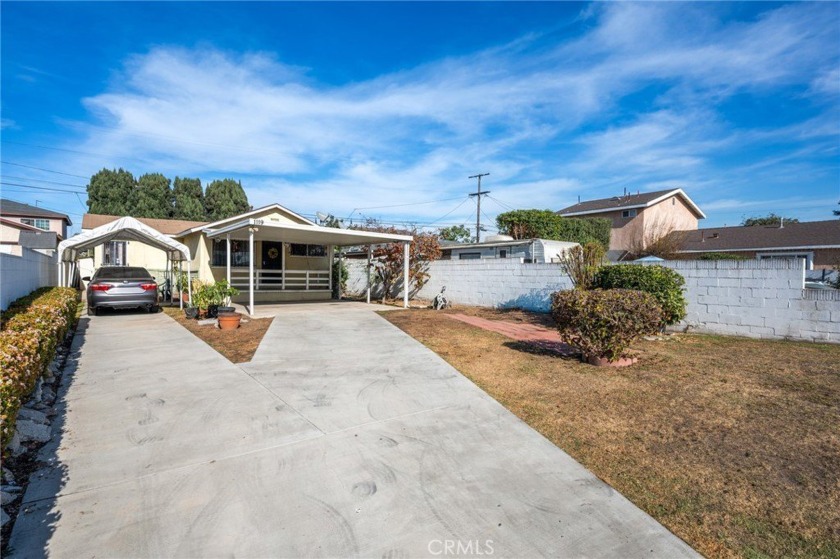 Welcome to 1119 E Colon St, Wilmington, a Cozy 2 Bedroom, 1 Bath - Beach Home for sale in Wilmington, California on Beachhouse.com