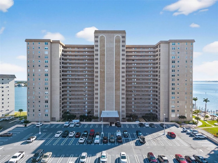 Under contract-accepting backup offers. Welcome to endless - Beach Condo for sale in St. Petersburg, Florida on Beachhouse.com