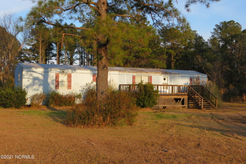 Welcome home to your Carolina waterfront getaway! Priced to sell - Beach Home for sale in Bayboro, North Carolina on Beachhouse.com