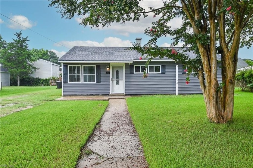 Welcome Home! This 4-bedroom, 1.5 bath house is ready for you! - Beach Home for sale in Portsmouth, Virginia on Beachhouse.com