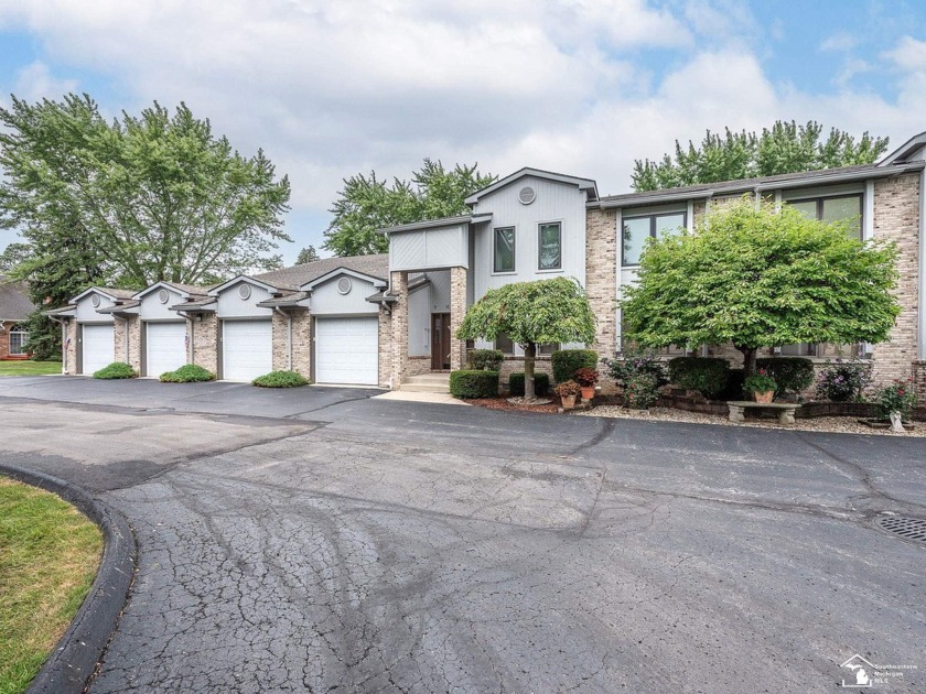 Stunning 3-Bedroom Condo - Your Oasis Awaits!  This beautiful - Beach Townhome/Townhouse for sale in Monroe, Michigan on Beachhouse.com