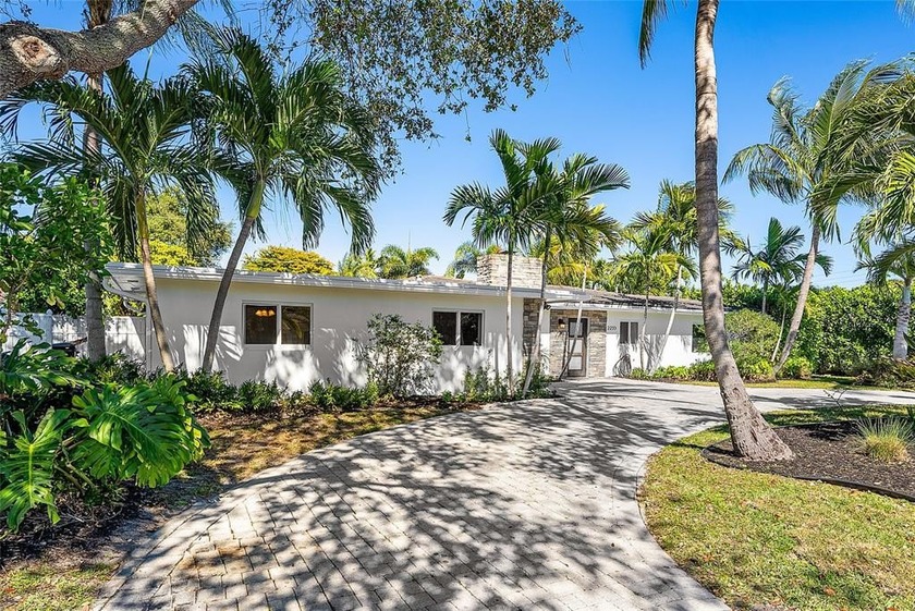 Fully renovated gem in the heart of Lighthouse Point. This - Beach Home for sale in Lighthouse Point, Florida on Beachhouse.com
