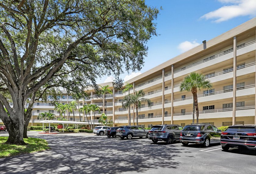 Wow! You can own this condo in fabulous Palm-Aire community of - Beach Condo for sale in Pompano Beach, Florida on Beachhouse.com