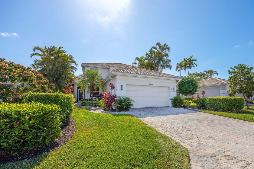 Great location in Fiddler's Creek, this charming single-family - Beach Home for sale in Naples, Florida on Beachhouse.com