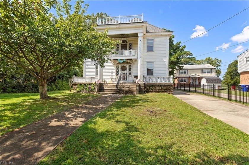 Welcome home! This beautiful 4 bed 2 bath home has so much to - Beach Home for sale in Norfolk, Virginia on Beachhouse.com