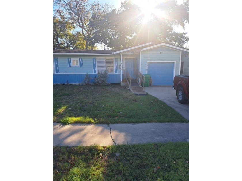 A lovely starter home or retirement home. Has a nice yard. House - Beach Home for sale in Aransas Pass, Texas on Beachhouse.com