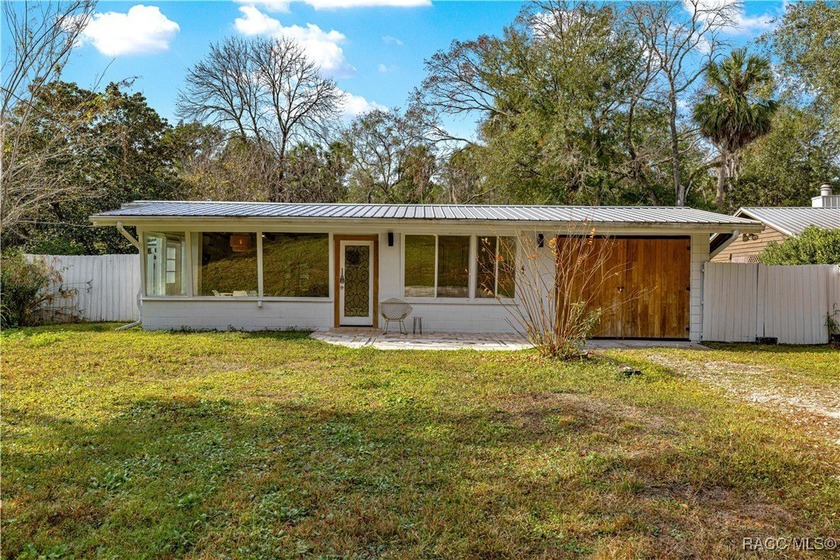 Don't miss your chance to get this beautiful waterfront property - Beach Home for sale in Homosassa, Florida on Beachhouse.com