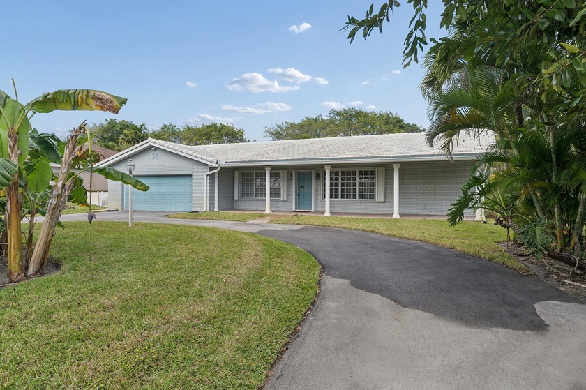 Welcome to an exceptional opportunity in Sherwood Park. This 3 - Beach Home for sale in Delray Beach, Florida on Beachhouse.com