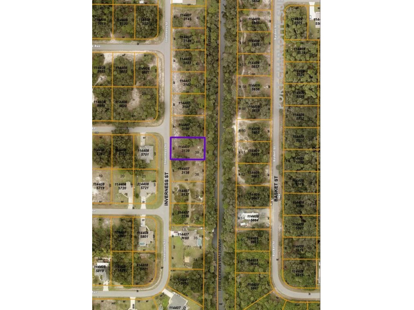 Beautiful buildable lot on a freshwater canal! Build your dream - Beach Lot for sale in North Port, Florida on Beachhouse.com