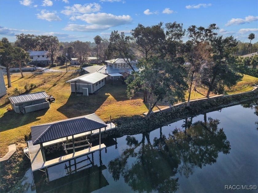 Stunning and meticulously maintained riverfront estate on over - Beach Home for sale in Inglis, Florida on Beachhouse.com