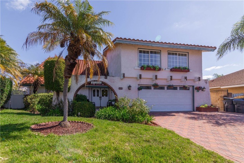 Welcome to this beautifully designed 5-bedroom, 3-bathroom home - Beach Home for sale in Mission Viejo, California on Beachhouse.com