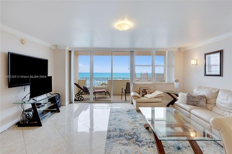 BEAUTIFUL RENOVATED UNIT IN THE DESIRABLE PARKER DORADO CONDO - Beach Condo for sale in Hallandale Beach, Florida on Beachhouse.com