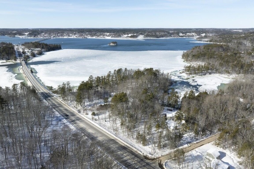 This generous 6.8-acre peninsular building lot features 1 - Beach Acreage for sale in Edgecomb, Maine on Beachhouse.com