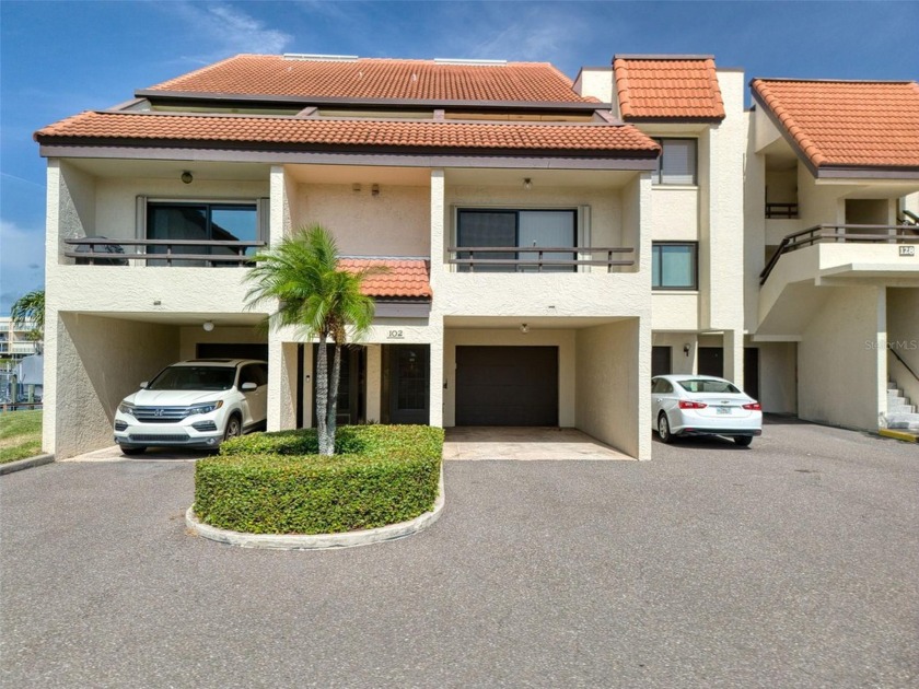 No hurricane damage. This large two-bedroom townhome has an open - Beach Townhome/Townhouse for sale in Tierra Verde, Florida on Beachhouse.com