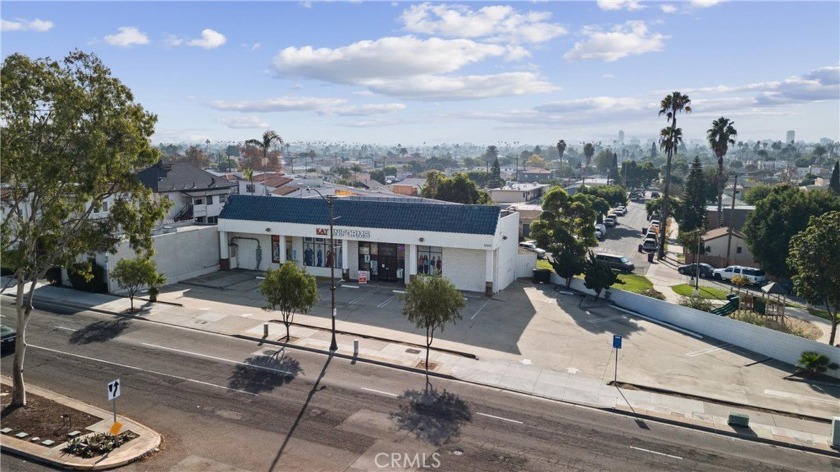 Ideal for most retail business, an exceptional opportunity to - Beach Commercial for sale in Long Beach, California on Beachhouse.com