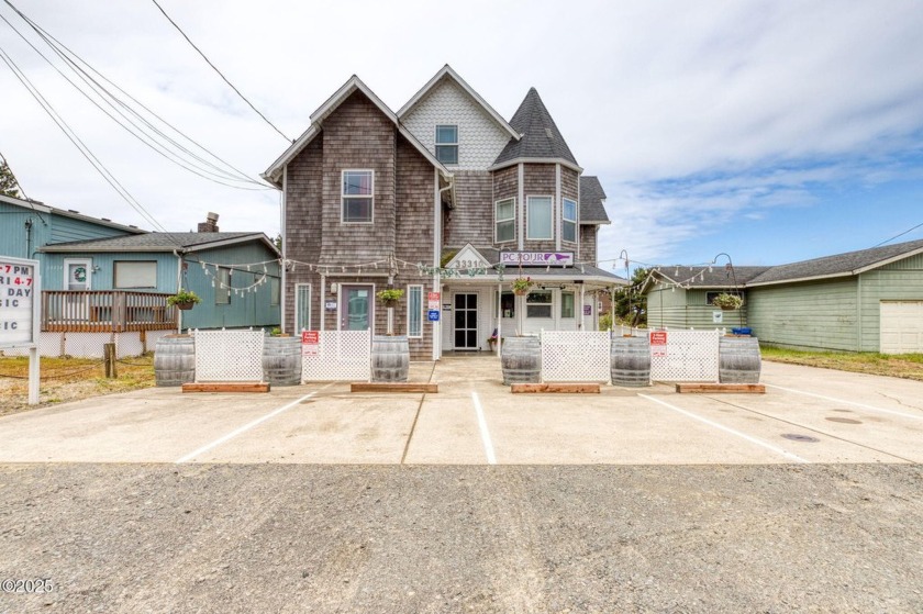 Incredible opportunity in a iconic location at Cape Kiwanda in - Beach Home for sale in Pacific City, Oregon on Beachhouse.com