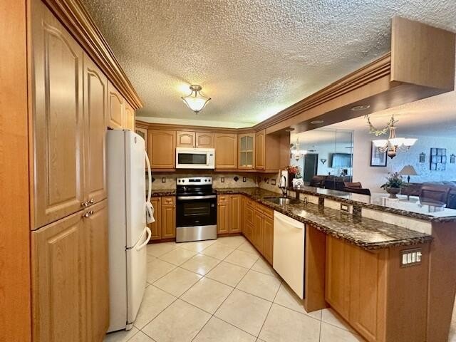 2/2 Villa, 1 car garge, Front Patio, updated open kitchen - Beach Home for sale in Boca Raton, Florida on Beachhouse.com