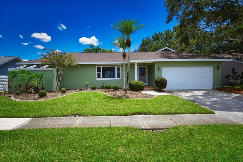One or more photo(s) has been virtually staged. Welcome home to - Beach Home for sale in Largo, Florida on Beachhouse.com