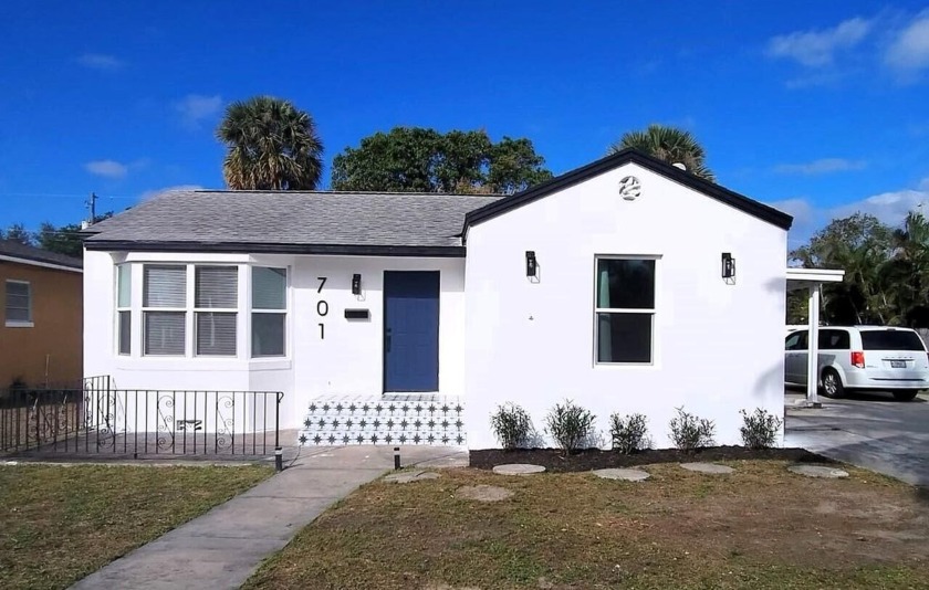 Beautiful home on .21 acres with no HOA! This 3-bedroom - Beach Home for sale in West Palm Beach, Florida on Beachhouse.com