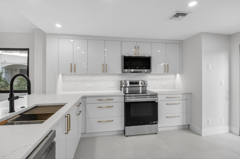 Meticulously upgraded, vibrant first floor 2 bedroom 2 bath - Beach Condo for sale in Delray Beach, Florida on Beachhouse.com