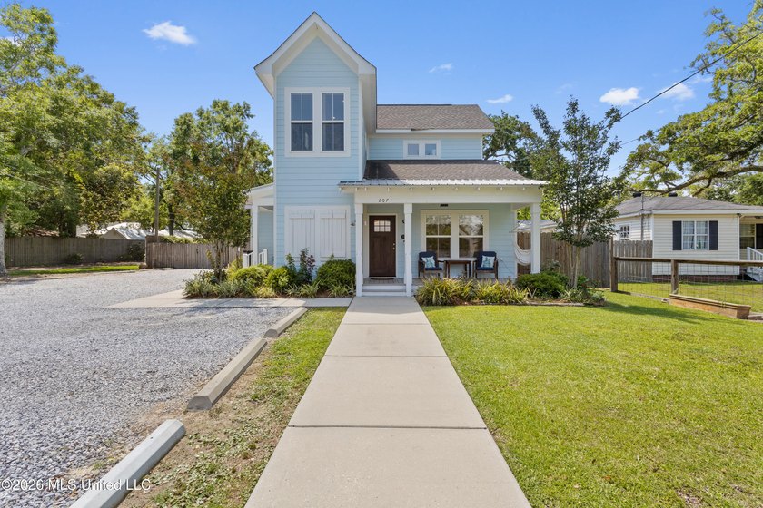 Welcome to Front Beach Cottages, one of Ocean Springs' most - Beach Home for sale in Ocean Springs, Mississippi on Beachhouse.com