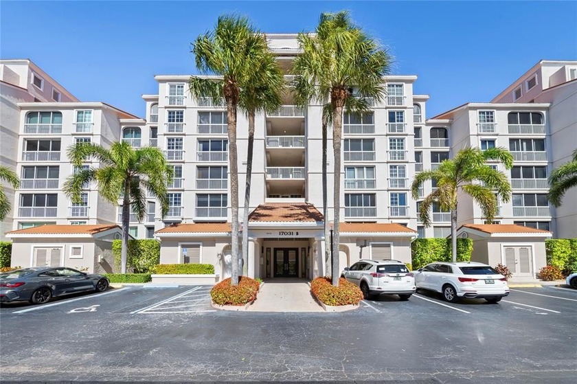 Breathtaking views!! Enjoy a golf club lifestyle without the - Beach Condo for sale in Boca Raton, Florida on Beachhouse.com