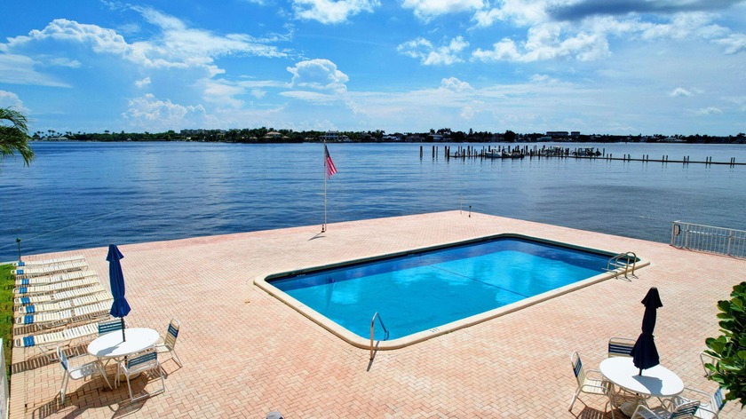 55+ ACTIVE LIFESTYLE COMMUNITY. THIS IMMACULATE TOP FLOOR 1/1 - Beach Condo for sale in Boynton Beach, Florida on Beachhouse.com
