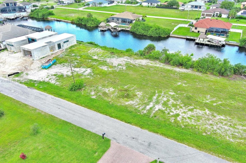 Lot For Sale in Cape Coral - Beach Lot for sale in Cape Coral, Florida on Beachhouse.com